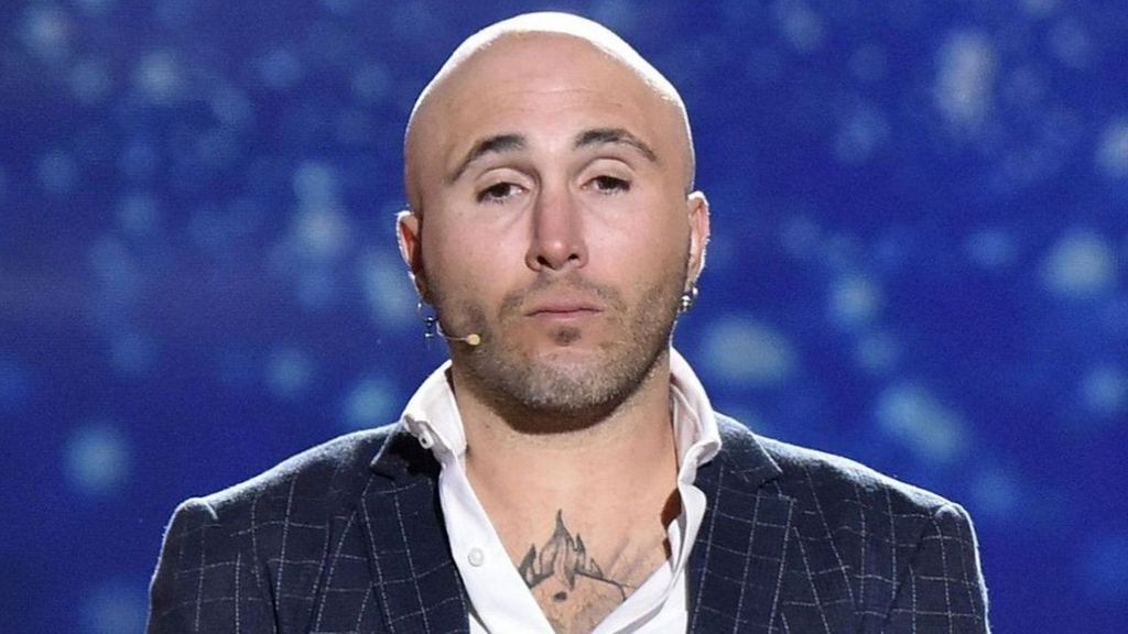 Kiko Rivera se habría comprado un casa en una exclusiva urbanización, a tan solo siete kilómetros de su antigua vivienda familiar Fiesta 2025 Top Vídeos 817