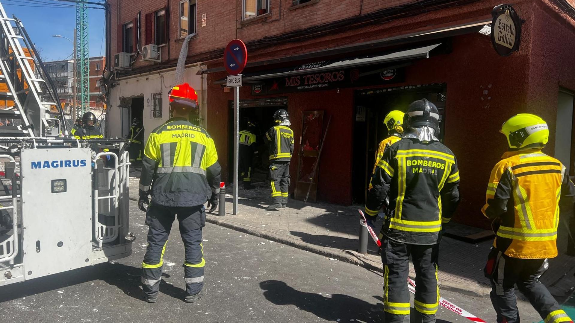 Las imágenes de la devastación en Vallecas tras la explosión de un bar