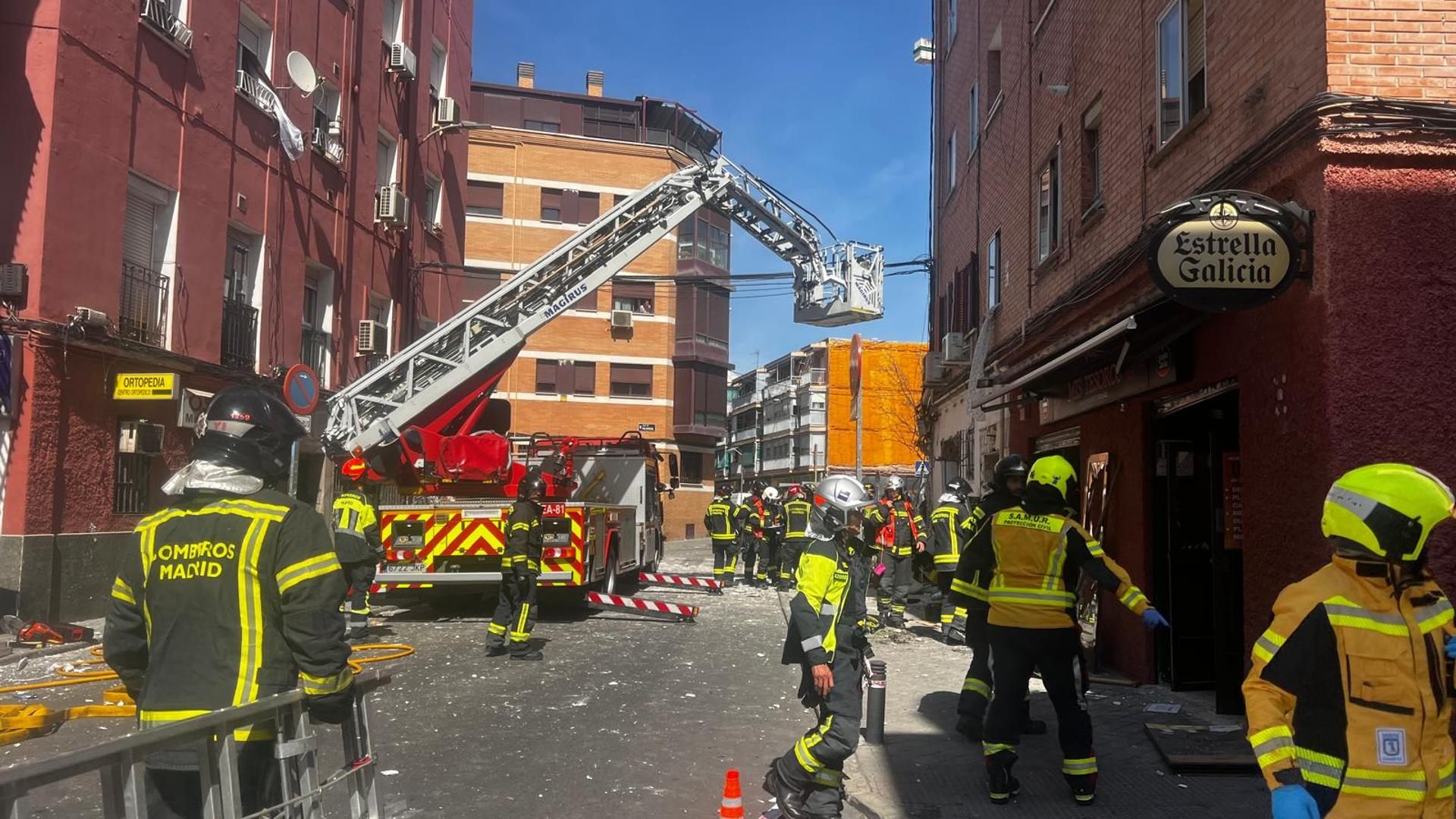 Las imágenes de la devastación en Vallecas tras la explosión de un bar
