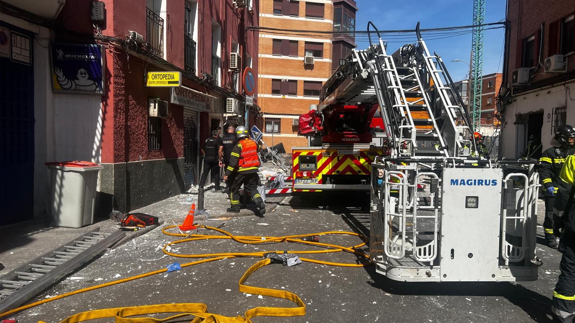 Las imágenes de la devastación en Vallecas tras la explosión de un bar