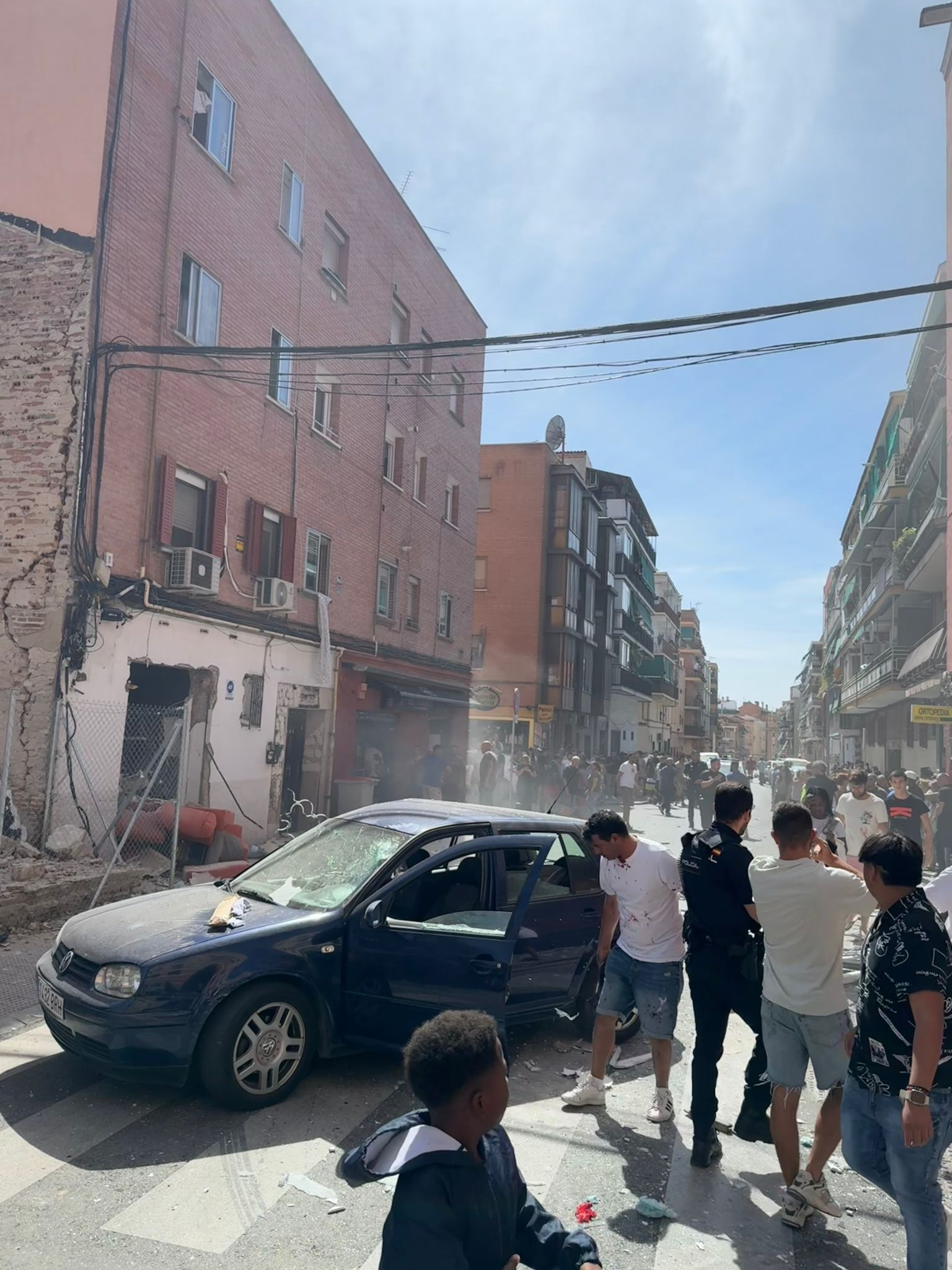 Las imágenes de la devastación en Vallecas tras la explosión de un bar