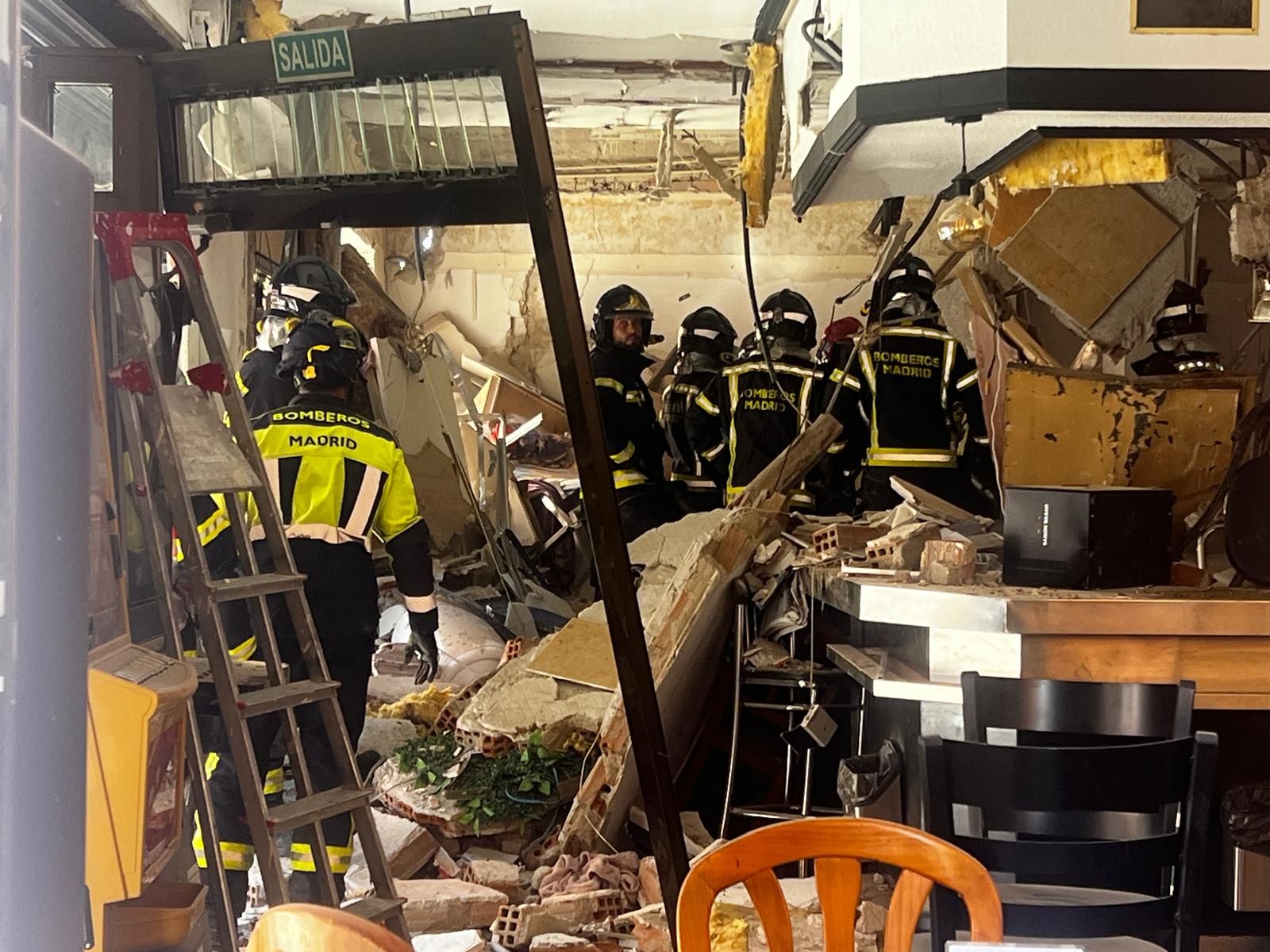 Las imágenes de la devastación en Vallecas tras la explosión de un bar