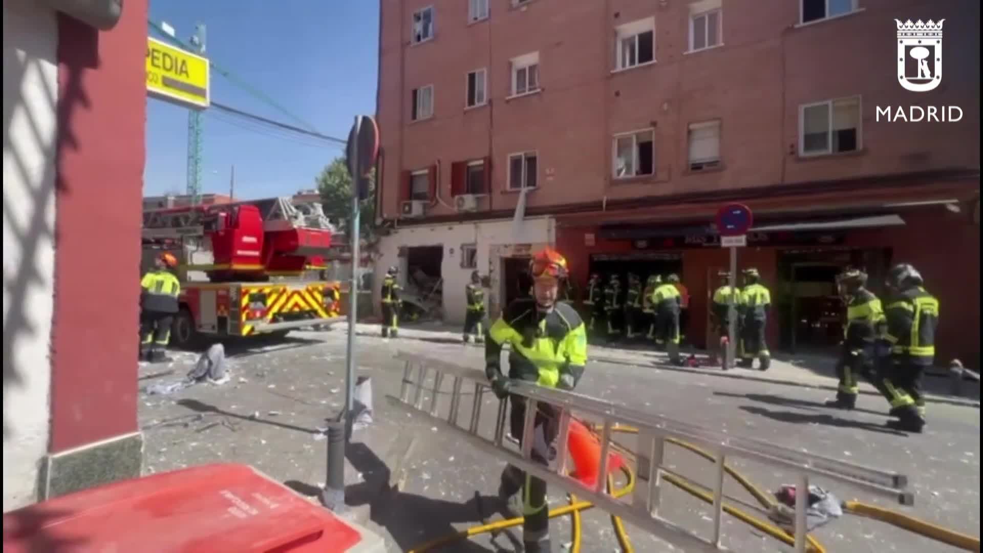 Las imágenes de la devastación en Vallecas tras la explosión de un bar