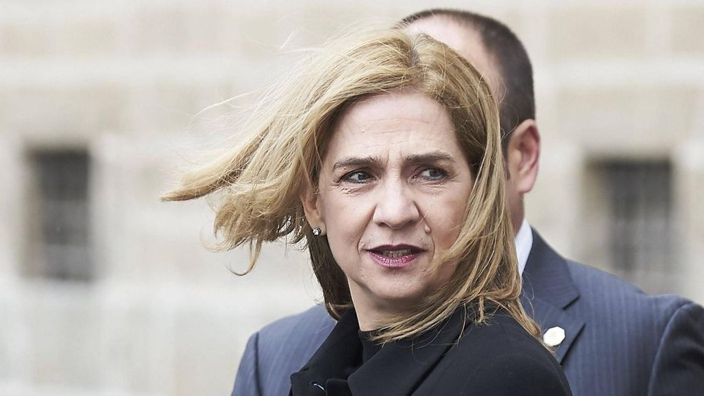 La Infanta Cristina, pillada junto a un misterioso hombre durante su viaje a Colombia Fiesta 2025 Top Vídeos 822