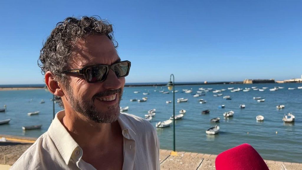 Paco León recibió un premio de Honor: "He pasado de joven promesa a vieja gloria muy rápido" 'Aída' Exclusivo web 14/09/2025