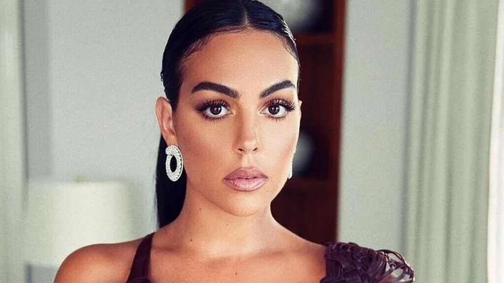 Georgina dispara los rumores de un posible embarazo tras salir a la luz unas sorprendentes imágenes ¡Vaya fama! 2025 Top Vídeos 11