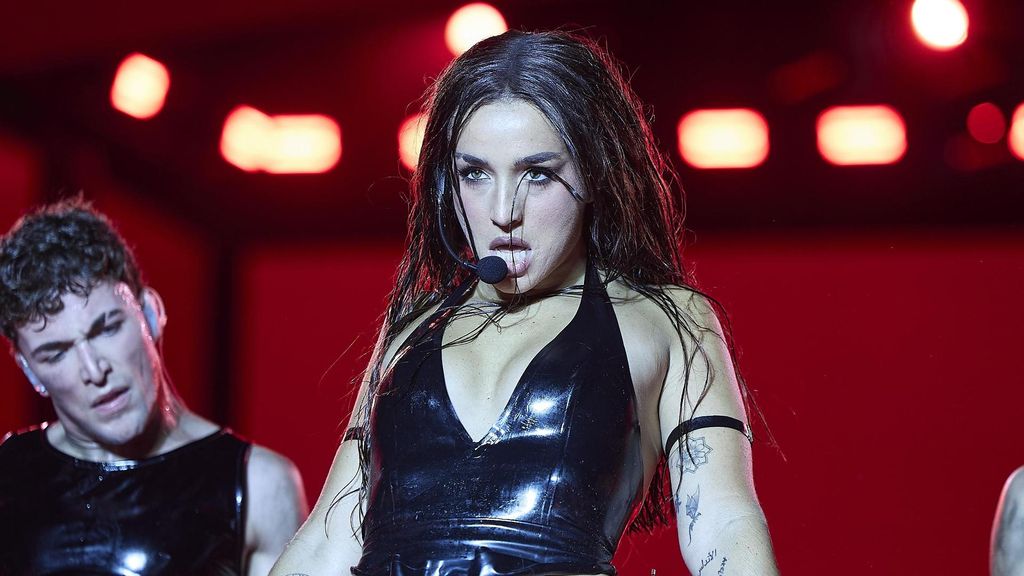 Lola Índigo sorprende con el anuncio de su retiro durante e 15º aniversario del Coca Cola Music Experience