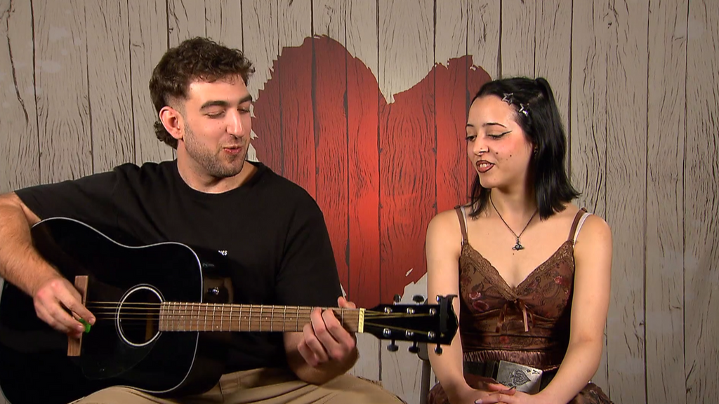 El mejor final de cita para dos solteros de 'First Dates' apasionados de la música: "Nos ha unido"