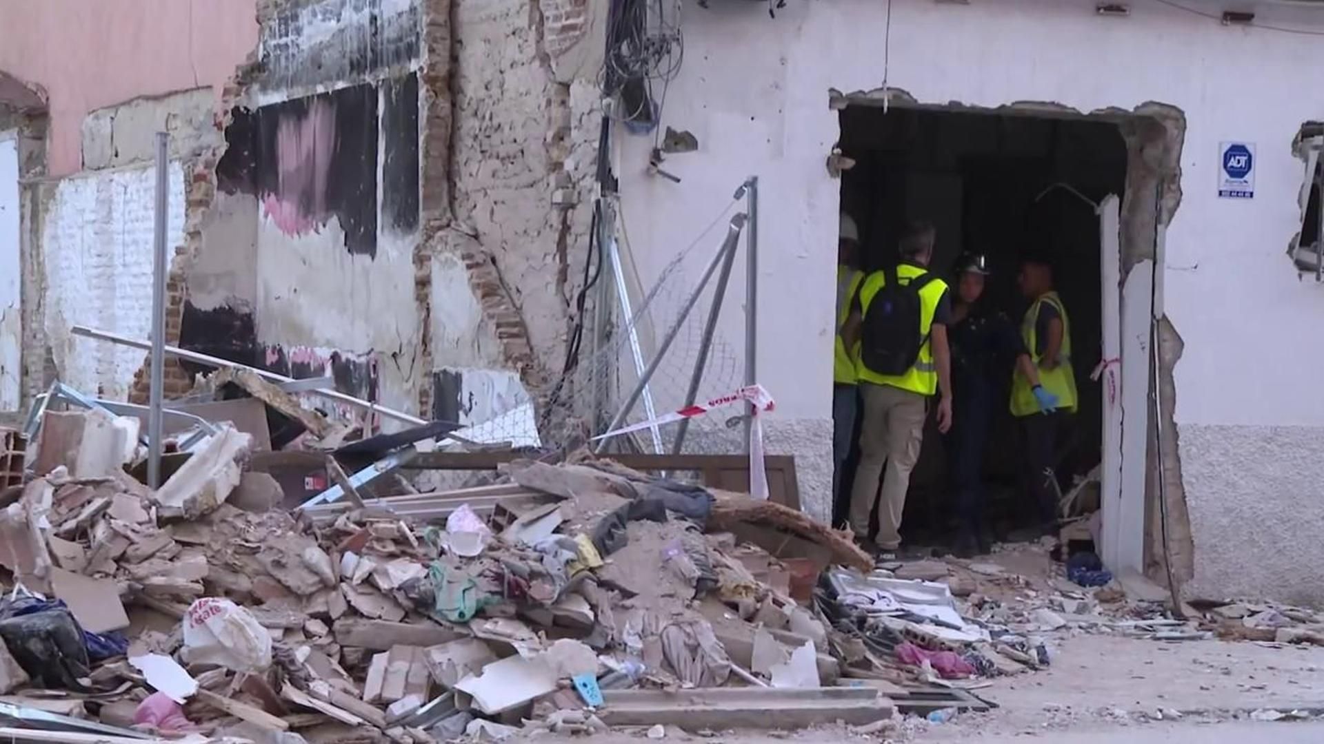 Continúa la investigación sobre el origen de la explosión en Vallecas: el local de al lado del bar podría ser un negocio clandestino