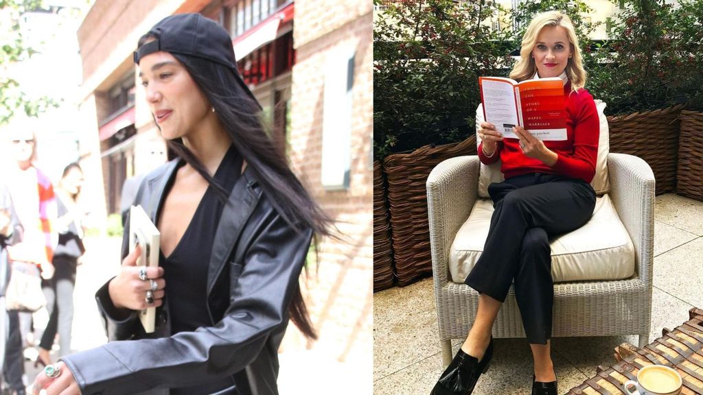 Dua Lipa pasea con un libro y Reese Witherspoon muestra a cámara su lectura
