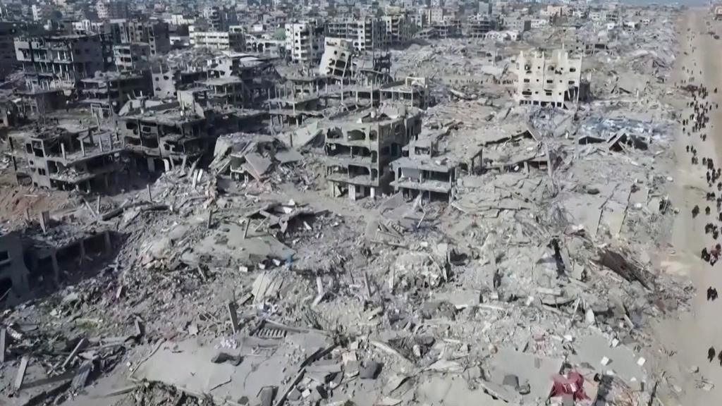 Israel no cesa sus ataques en Gaza y mantiene la presión sobre los palestinos para que se desplacen al sur