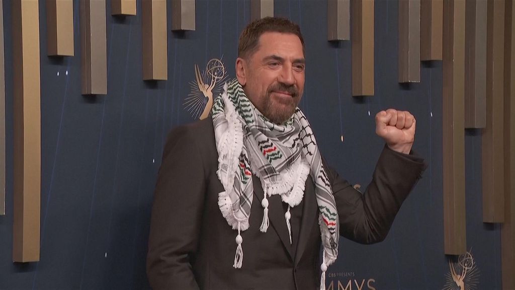 Vuelve el Javier Bardem más reivindicativo en los Emmy: "Hay que denunciar el genocidio de Israel en Gaza"
