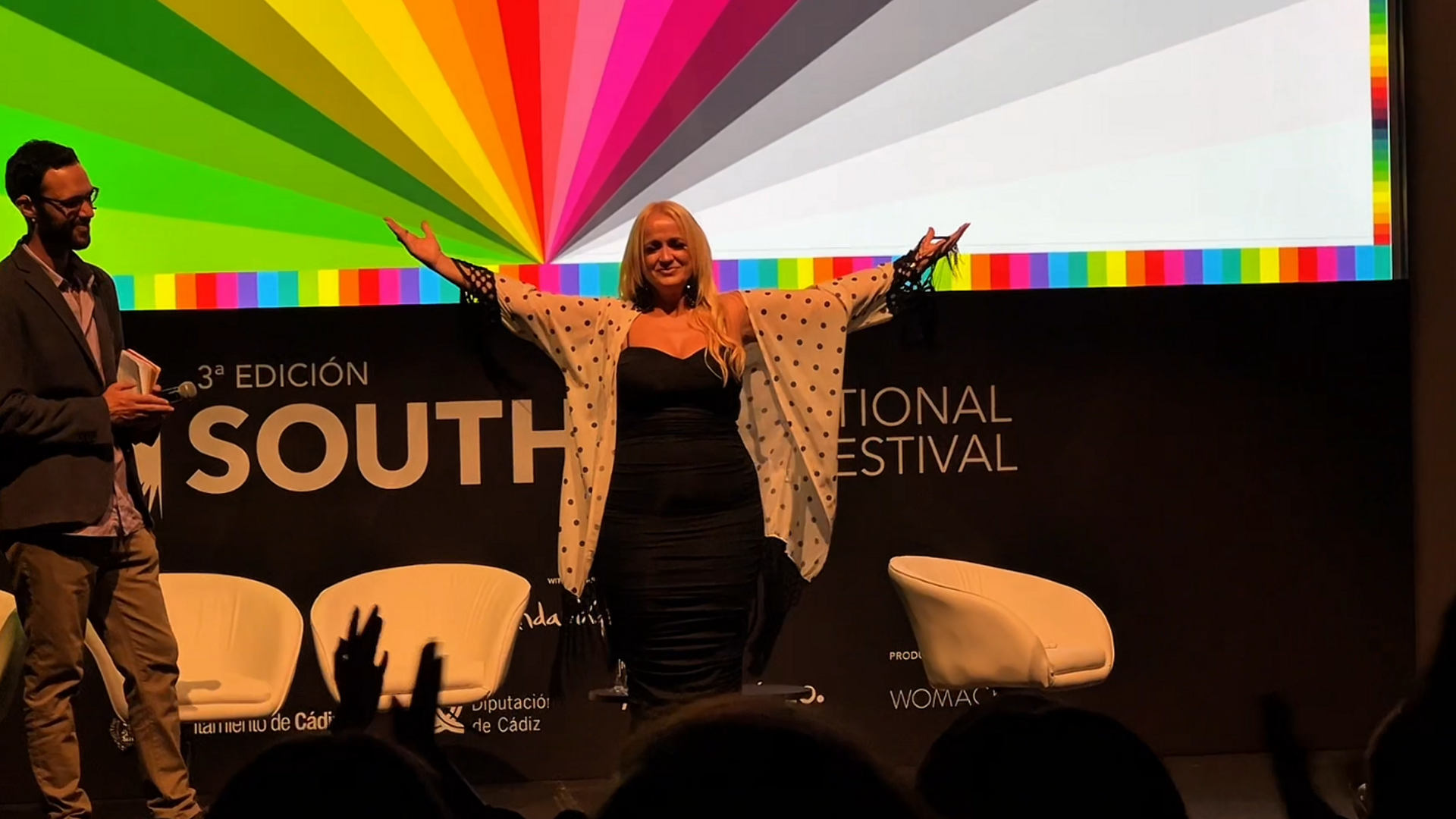 La Húngara sorprende al público de Cádiz cantando 'Esta es mi vida', donde repasa los hitos de su historia 'La Húngara: Toma que toma' Exclusivo Web 15/09/25