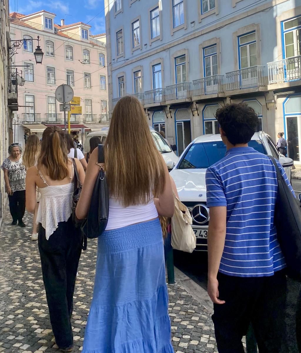 La infanta Sofía de espaldas junto a sus compañeros