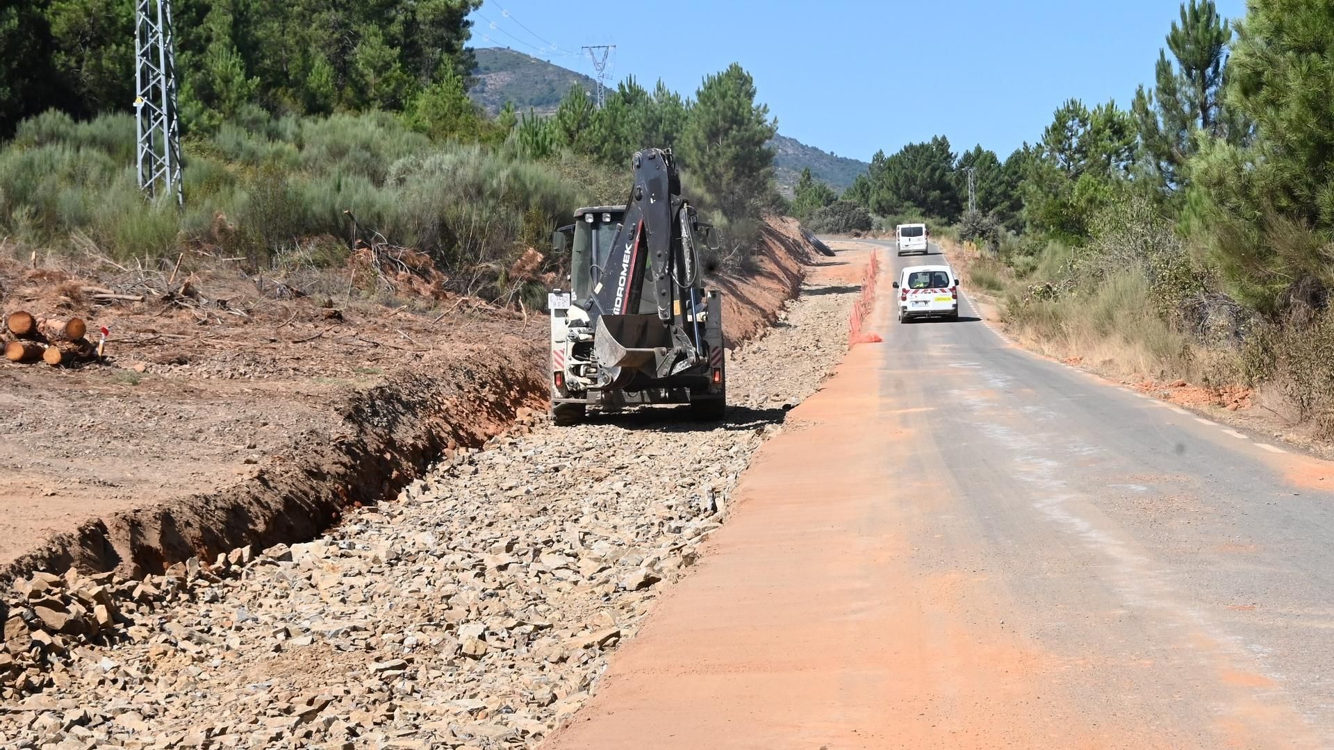 Obras en una carretera en la provincia de Cáceres