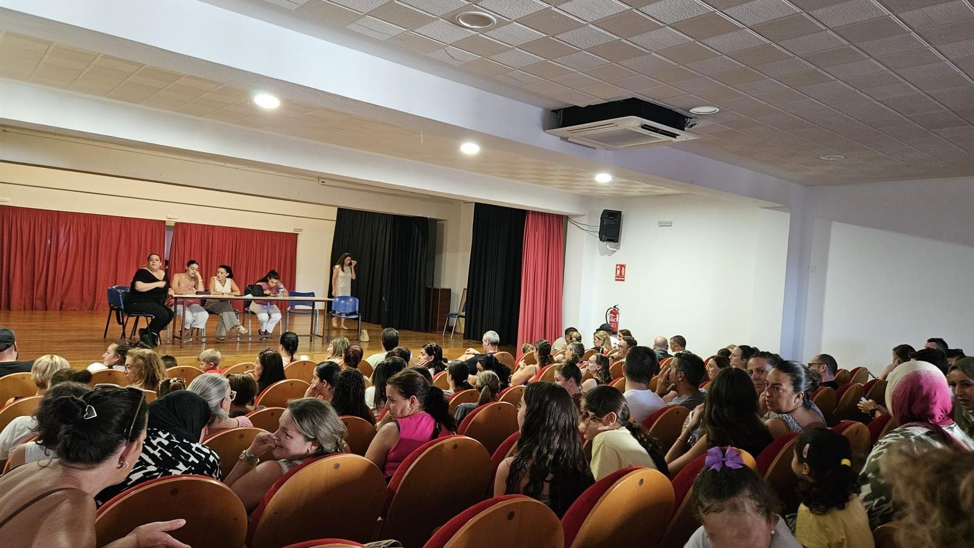 Asamblea del AMPA del CEIP Aljibe de Jimena de la Frontera (Cádiz) celebrada este luens 15 de septiembre