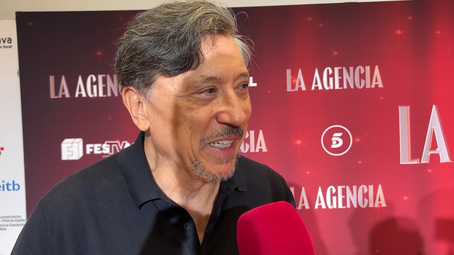 Carlos Bardem: "Matías vive entre lo que pretende ser y lo que realmente es" 'La Agencia' Exclusivo Web 16/09/25