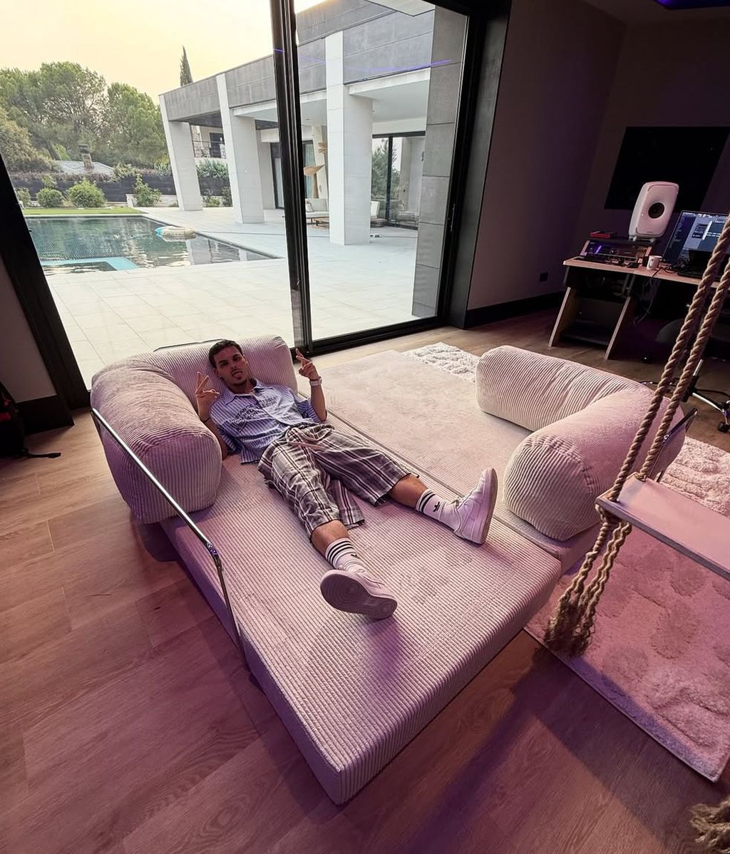 El estudio de la nueva casa de Abraham Mateo