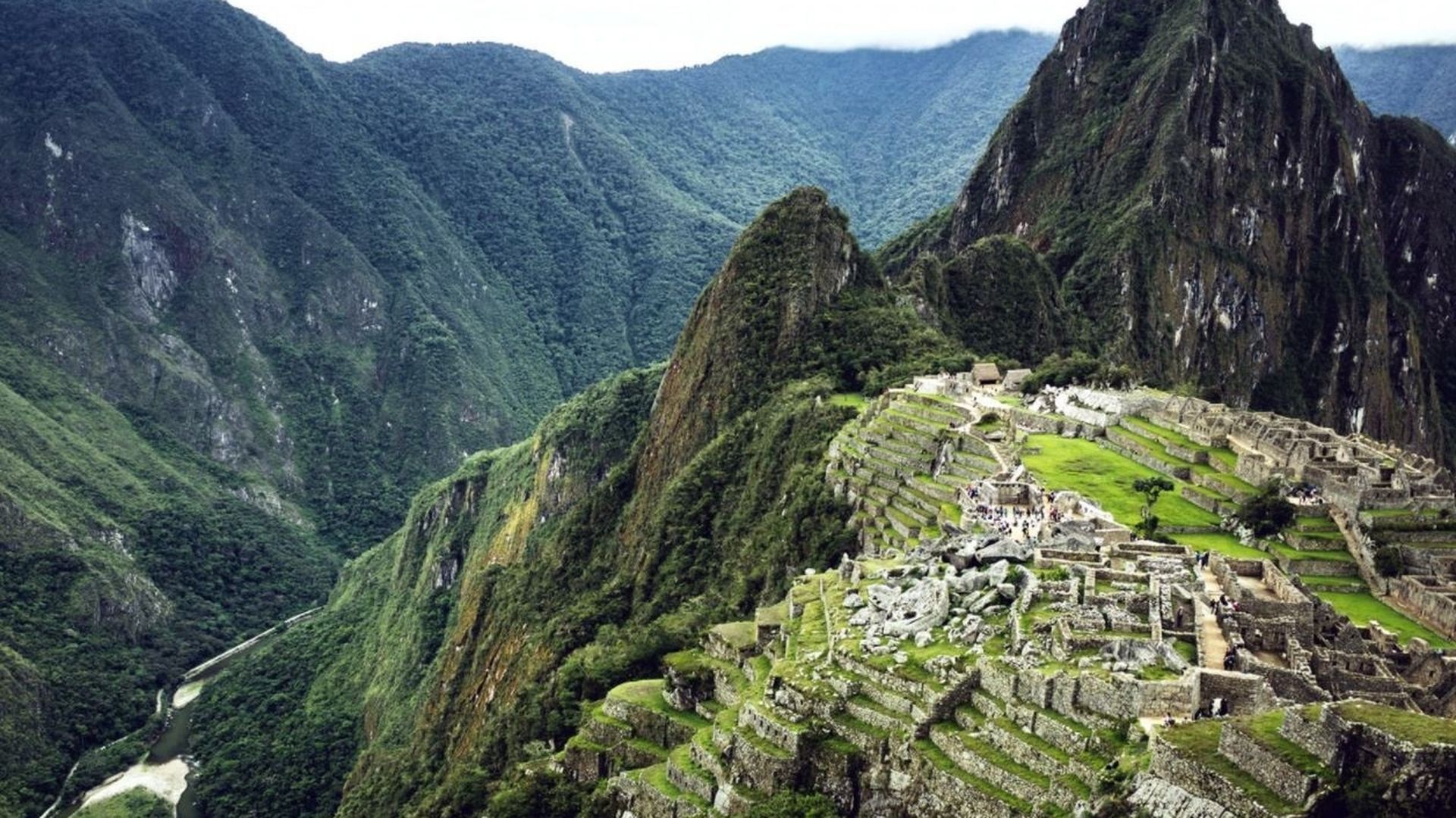 La organización "New 7 Wonders" advierte que las quejas reiteradas de los visitantes podrían afectar al país