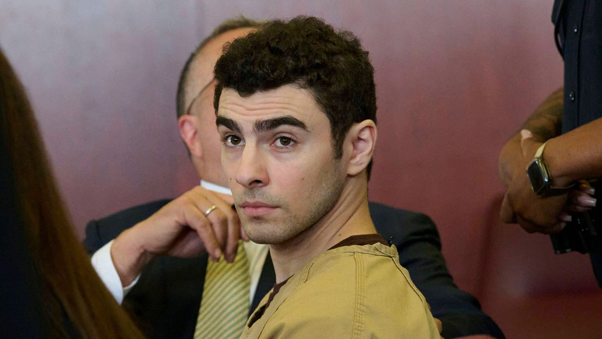 Luigi Mangione, el joven acusado de matar al CEO de UnitedHealthCare, ya no enfrentará cargos por terrorismo