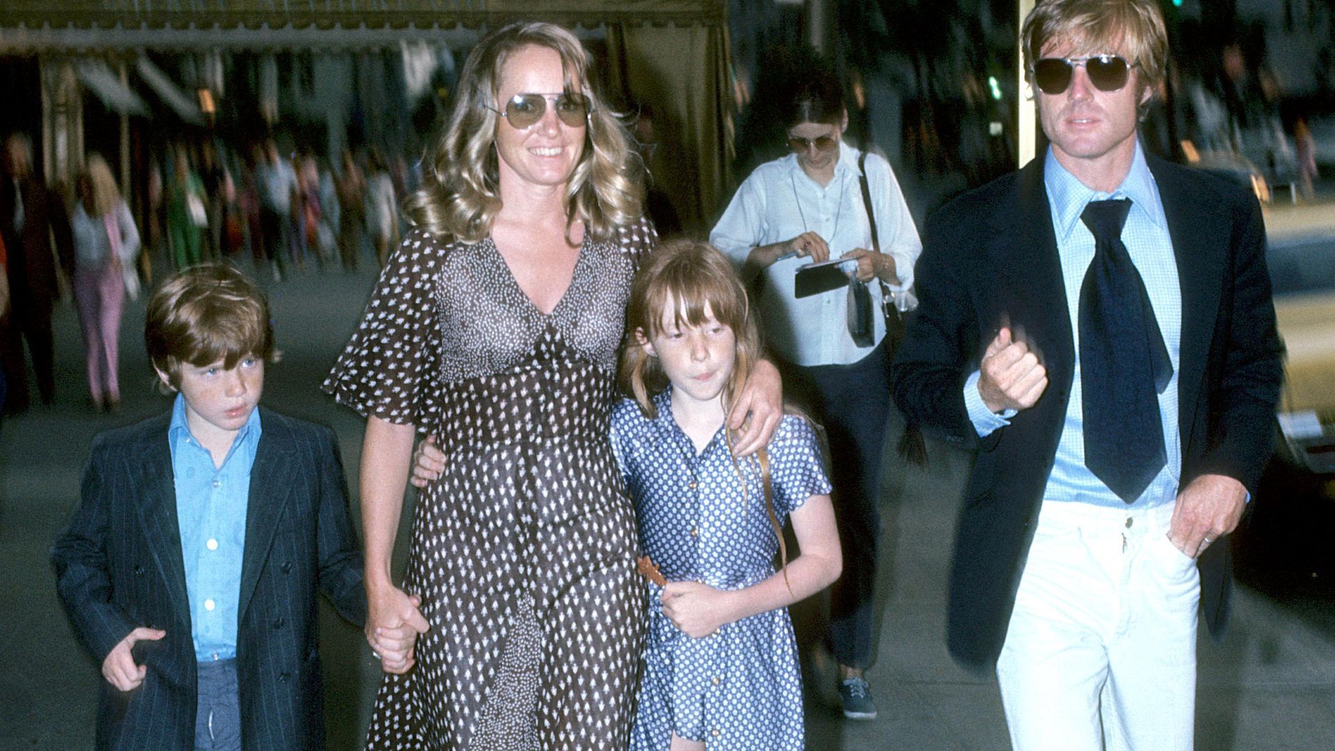 Robert Redford, su mujer Lola y dos de sus hijos, Jamie y Shauna