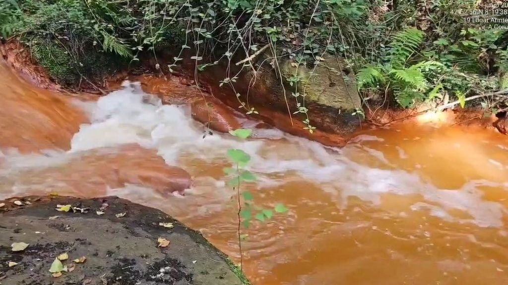 Touro contra la mina de cobre