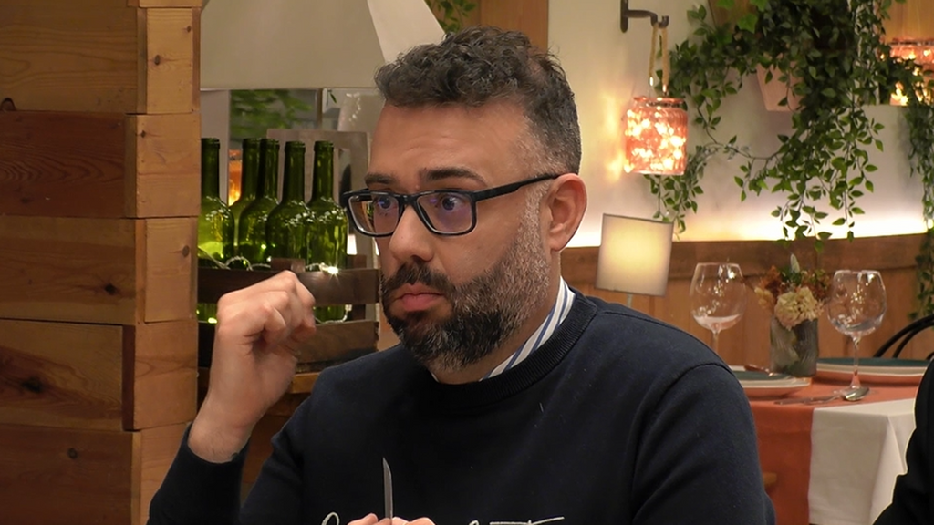 Un soltero de 'First Dates' se abre en canal sobre el tumor que padeció: "No era capaz de mirarme la cara"