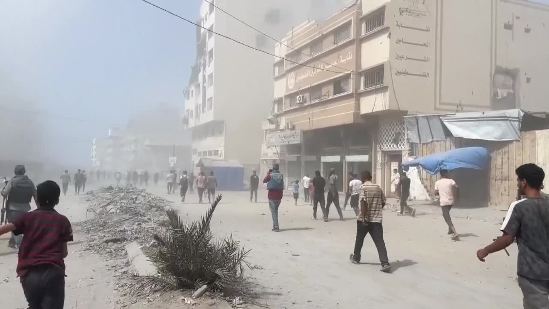 Israel habría lanzado su tan temida invasión terrestre sobre Gaza: sus tanques avanzan apoyados por los bombardeos aéreos