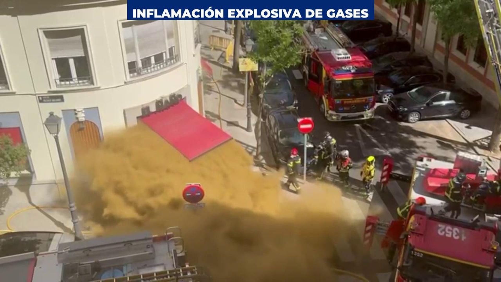 Backdraft: la explosión de gases que más temen y entrenan los bomberos
