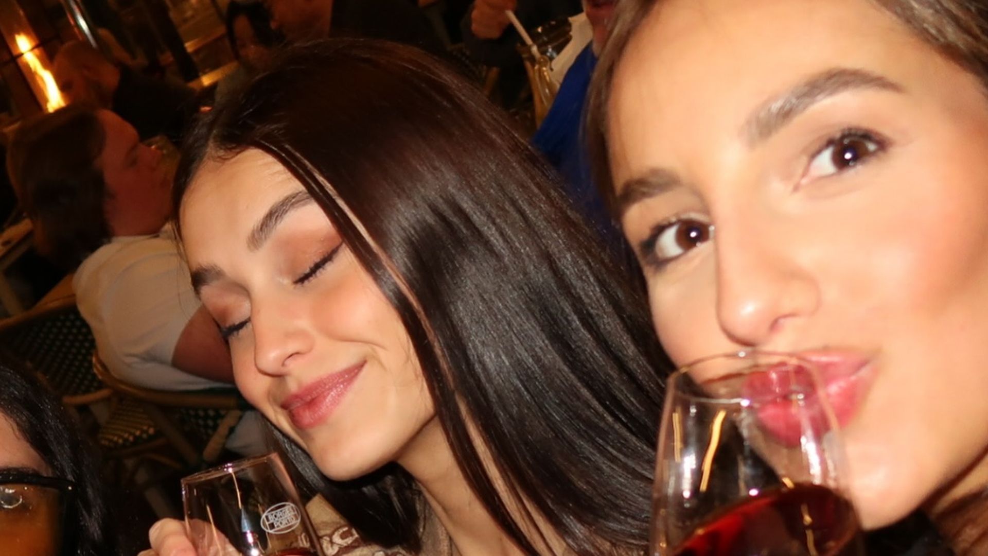 Luna Serrat y Marina Romero