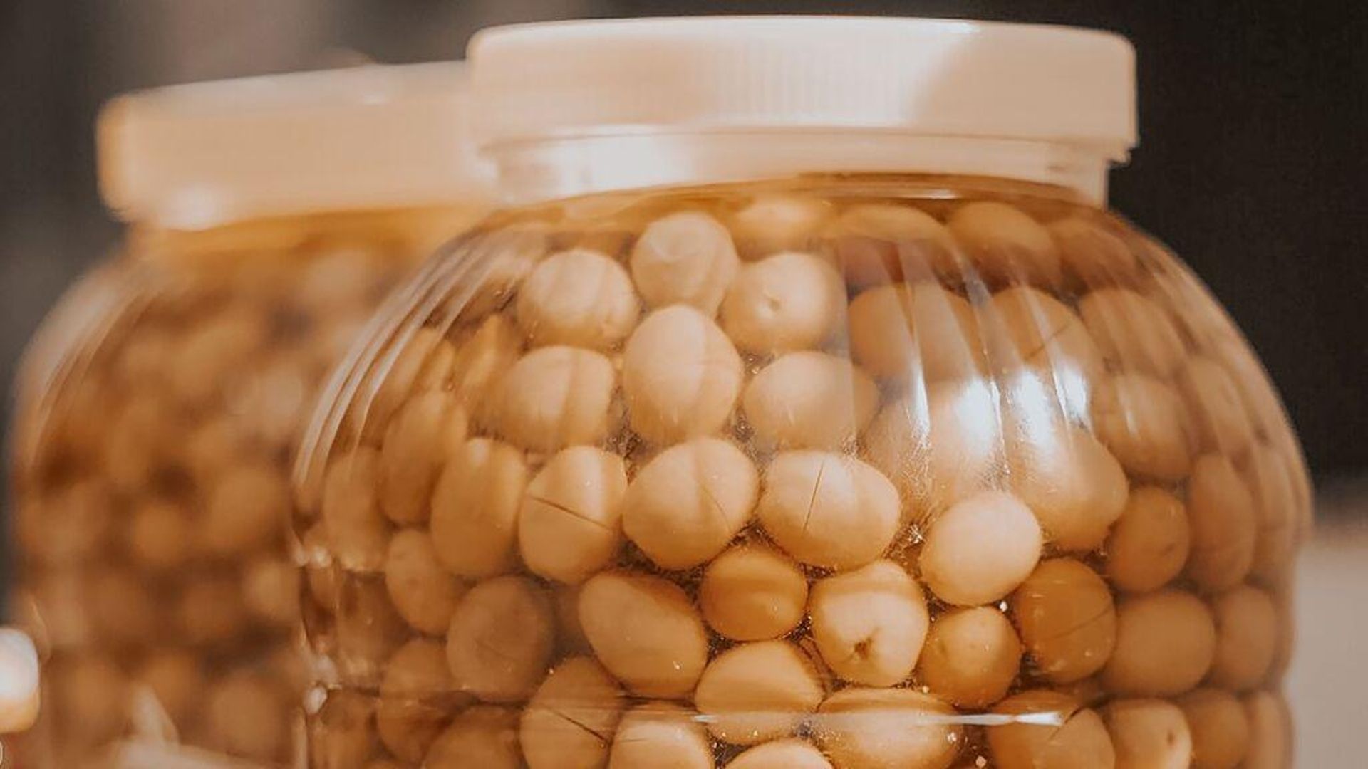 ¿Se puede consumir el líquido de los botes de conserva de legumbres?