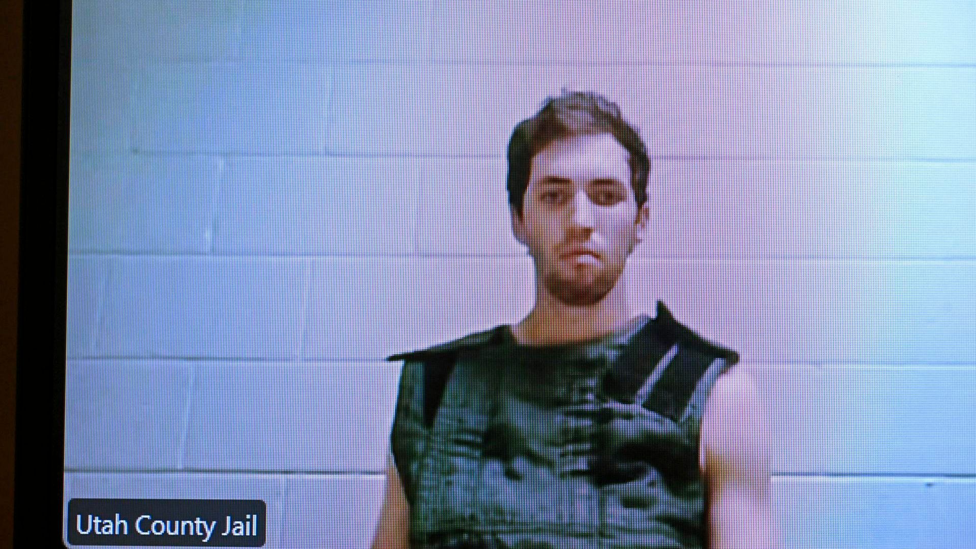 Tyler Robinson escucha impasible los cargos que le imputan por asesinar a Charlie Kirk