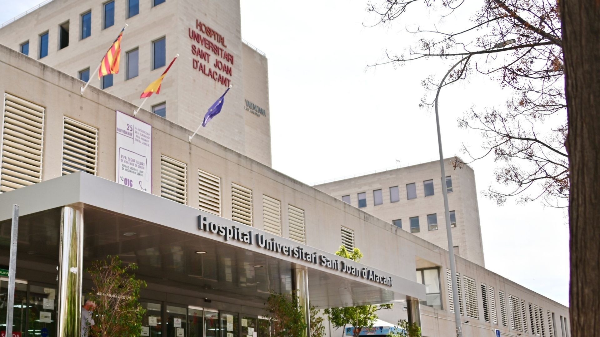 Un hombre golpea en la cabeza con un martillo a su compañero de trabajo en Sant Joan, Alicante: trató de suicidarse cortándose el cuello