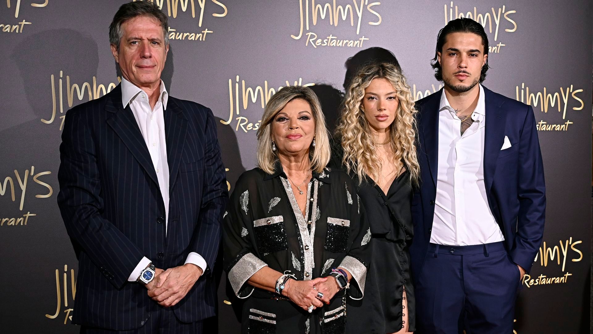 Terelu Campos recibe duras críticas por su posado con Carlo Costanzia  padre: "Un ataque a Mar Flores"