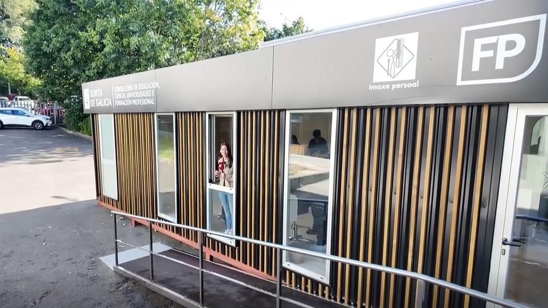 El tirón imparable de la FP en Galicia obliga a instalar aulas portátiles en los institutos El tirón imparable de la FP en Galicia obliga a instalar aulas portátiles en los institutos