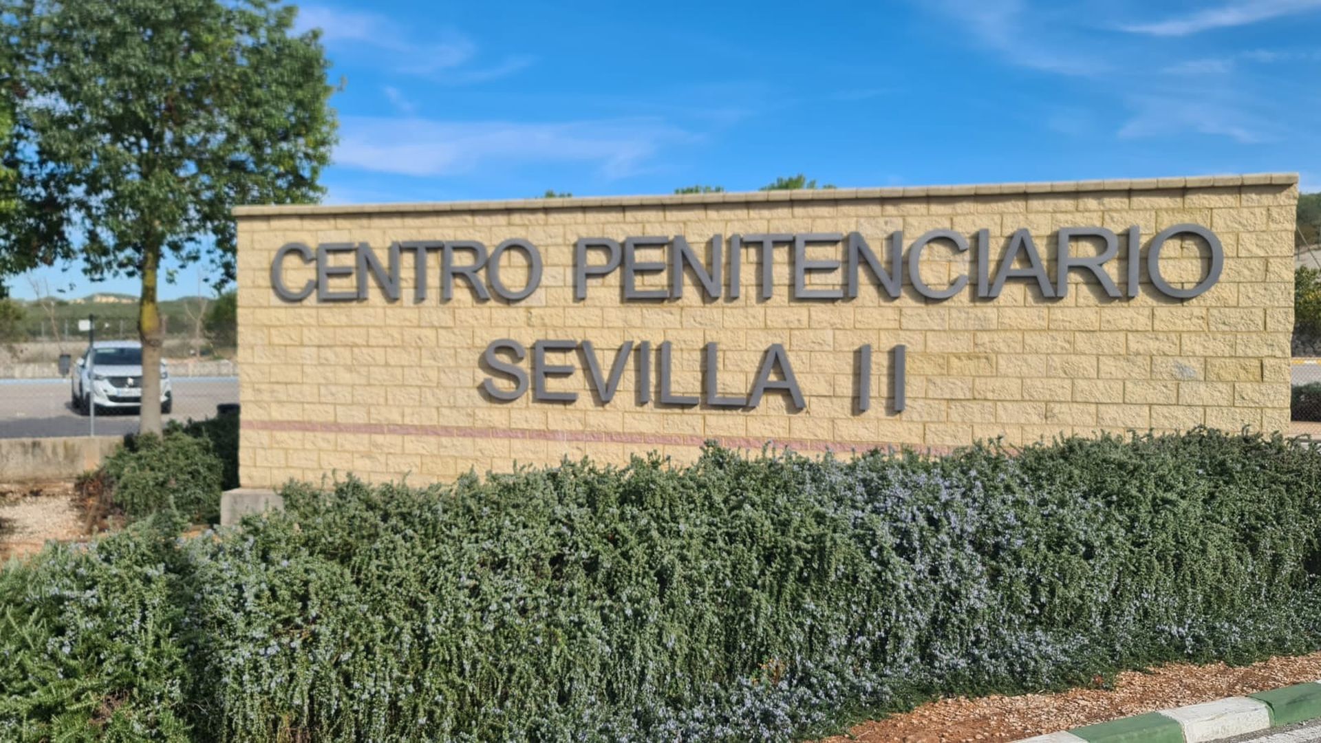 Entrada de la prisión Sevilla II