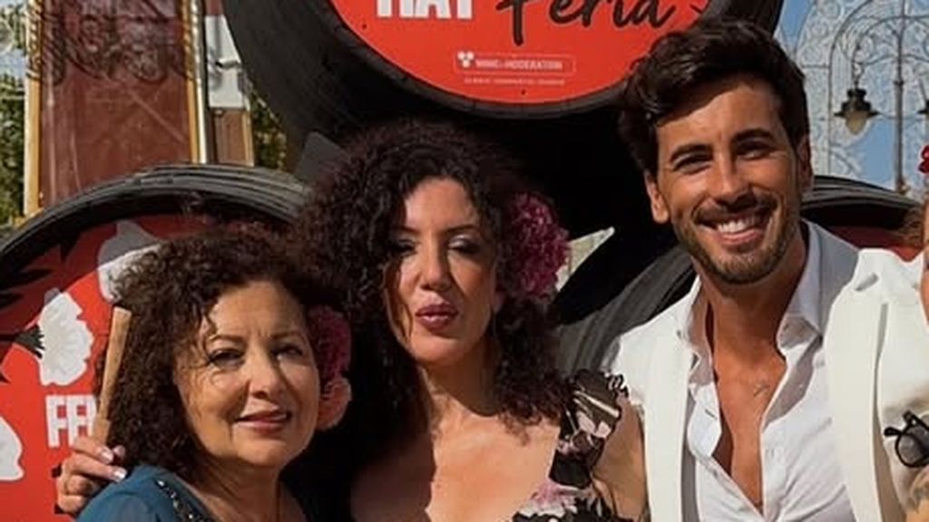 Iván González, con su madre y su abuela