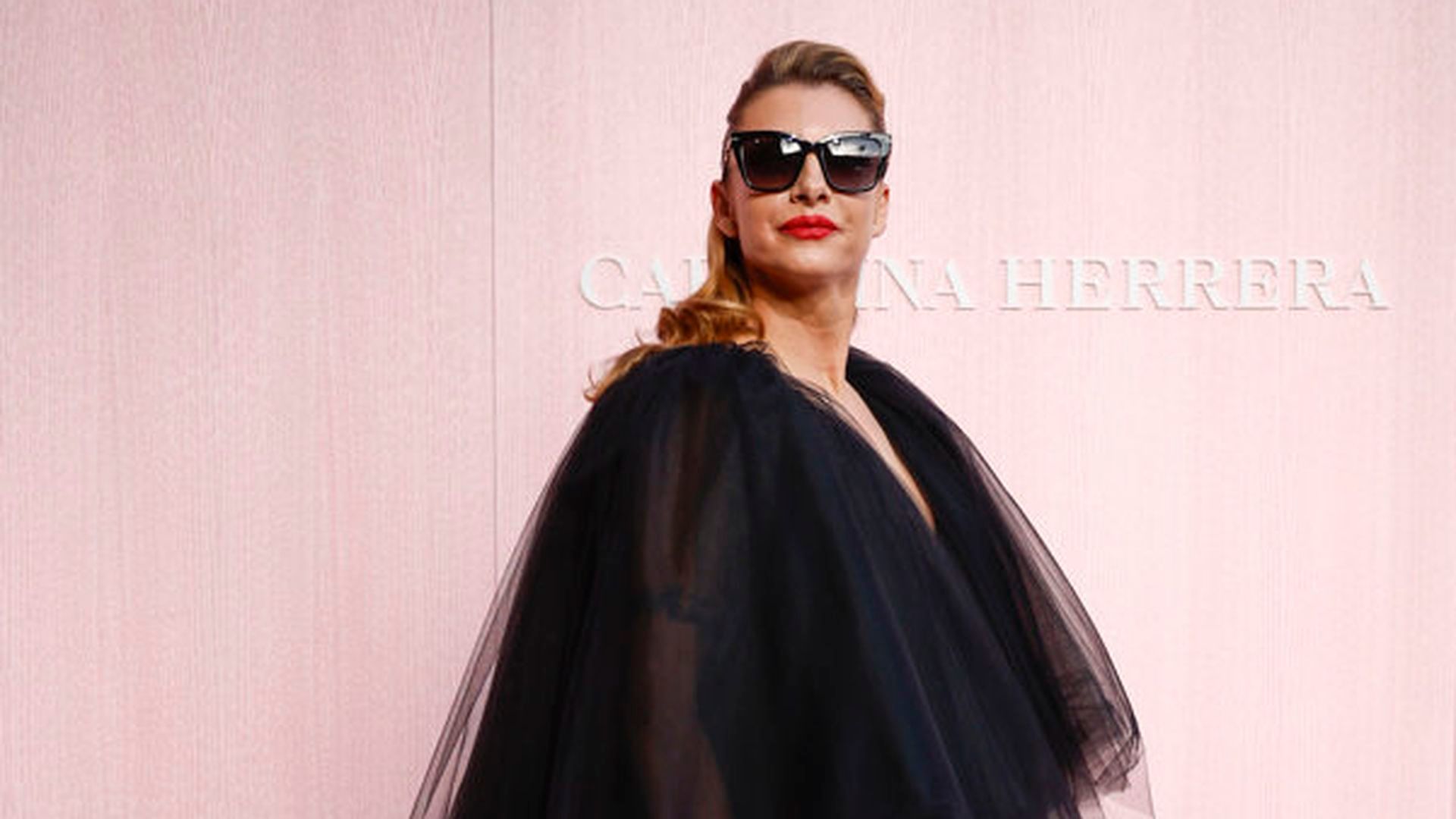 La actriz Najwa Nimri en el desfile de Carolina Herrera