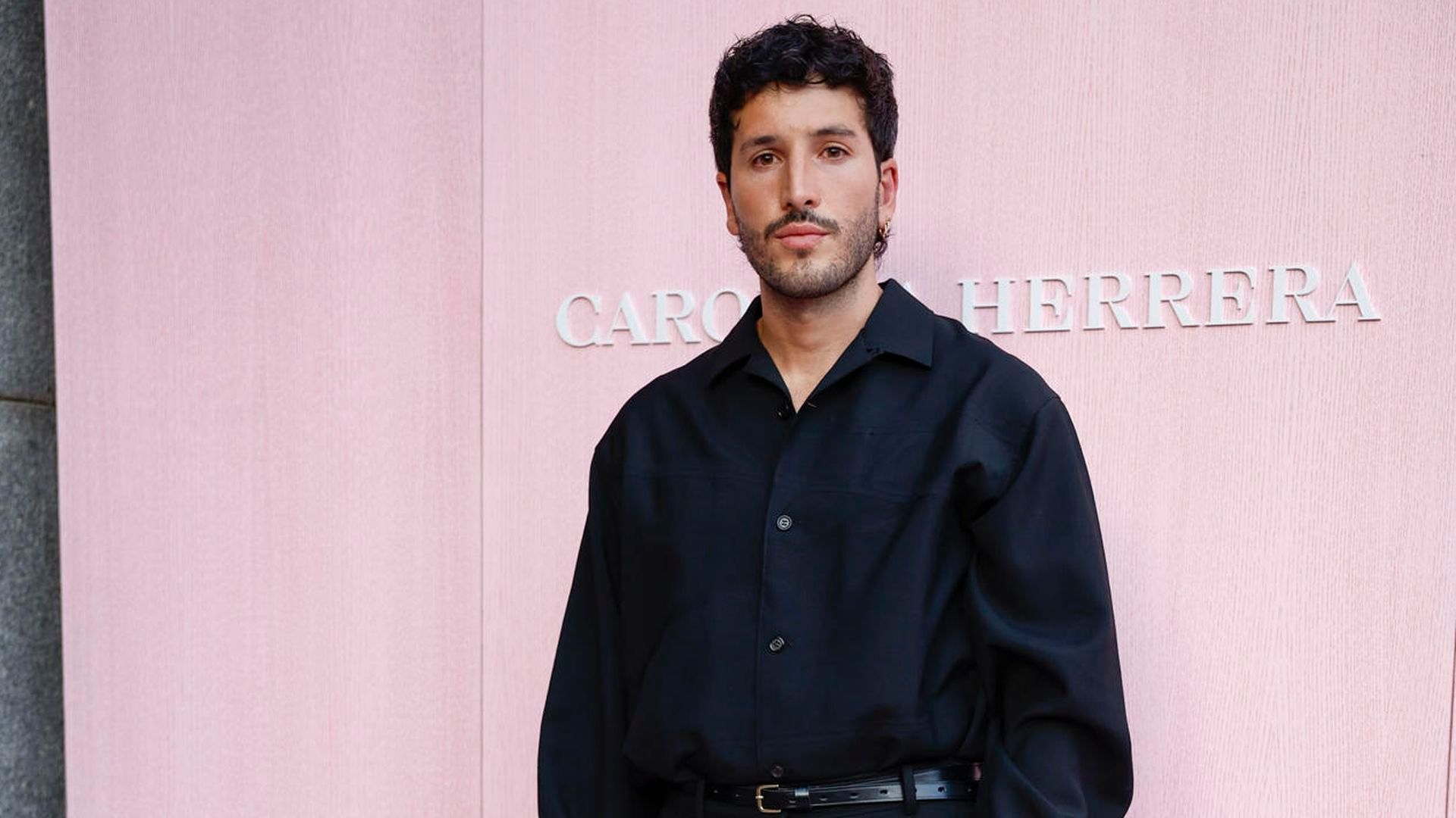 Sebastian Yatra en el desfile de Carolina Herrera