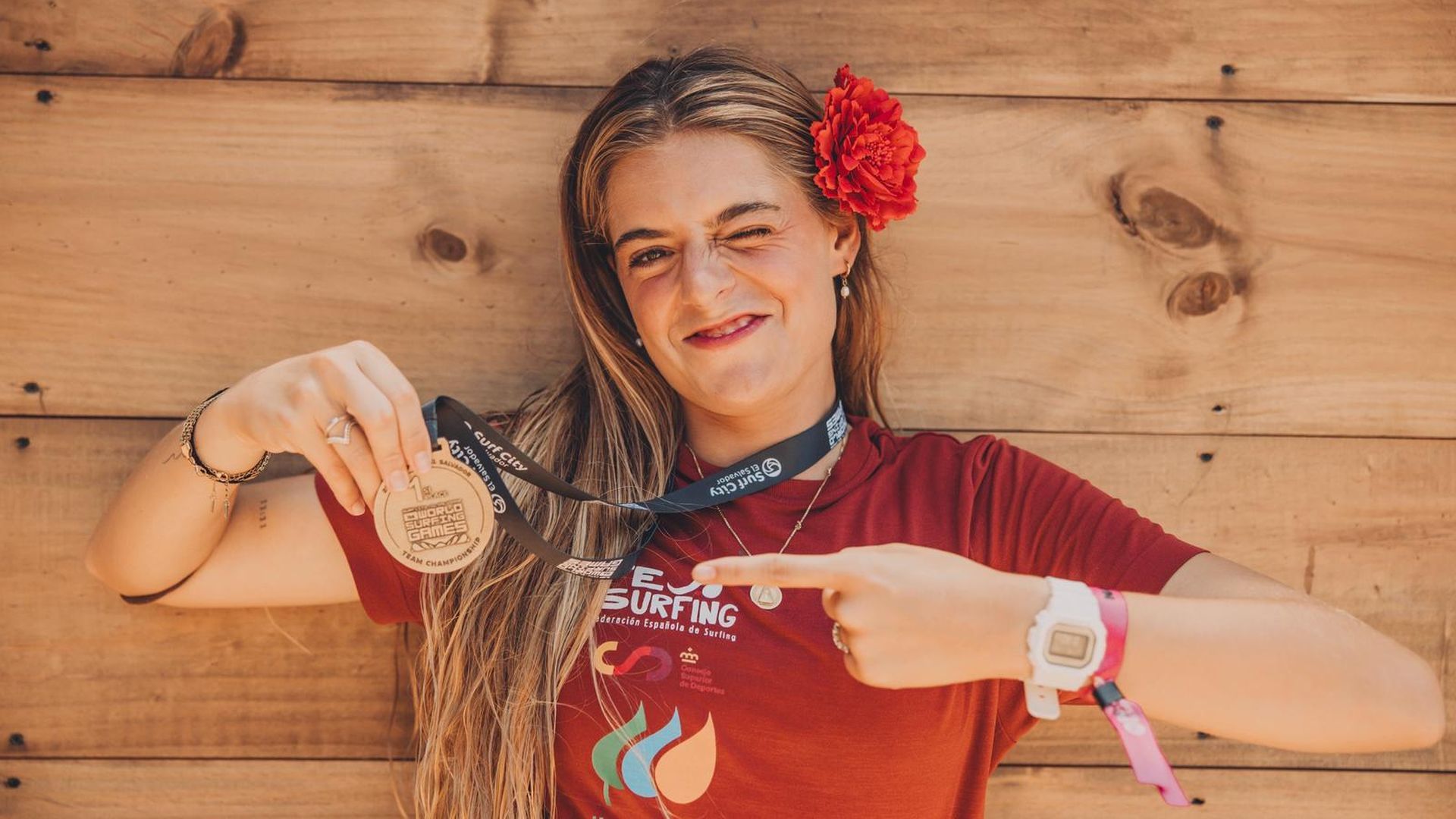 Janire nació en Zumaia y comenzó a surfear con cinco años