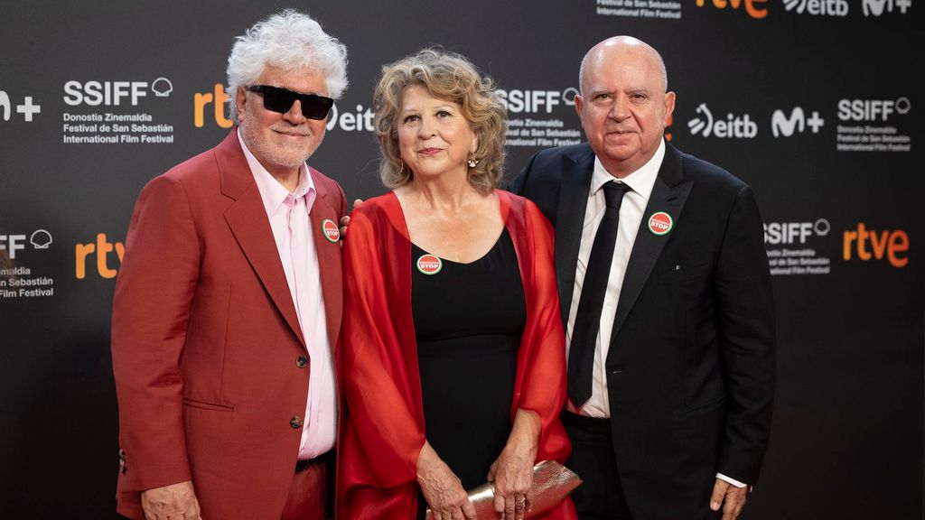 La alfombra roja del Festival de San Sebastián se llena de insignias contra el genocidio y pegatinas de apoyo a Palestina