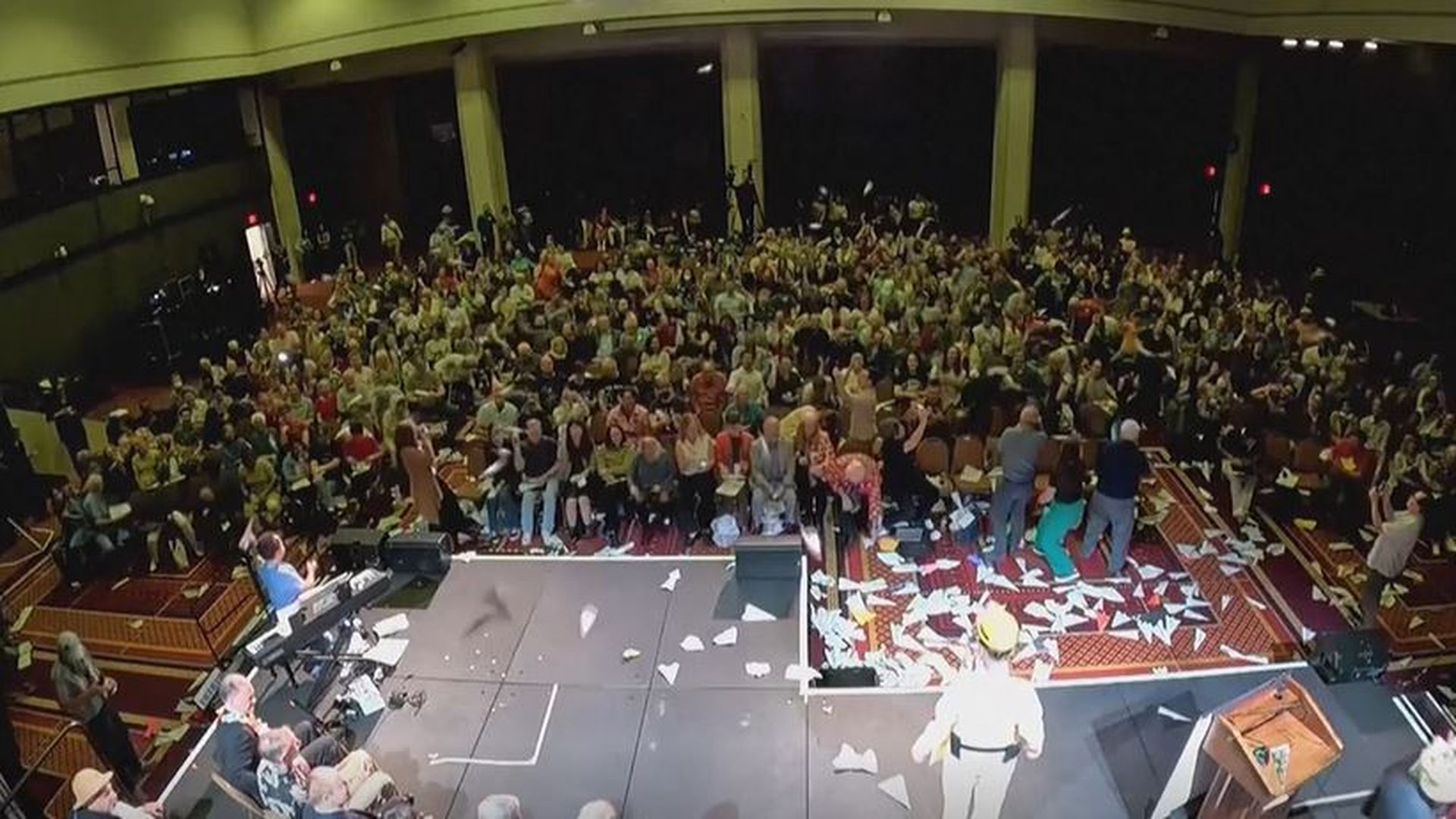 La ciencia vuelve a premiar a los Nóbel más surrealistas: vacas que se creen cebras y la uña más larga del mundo La ciencia vuelve a premiar a los Nóbel más surrealistas: vacas que se creen cebras y la uña más larga del mundo