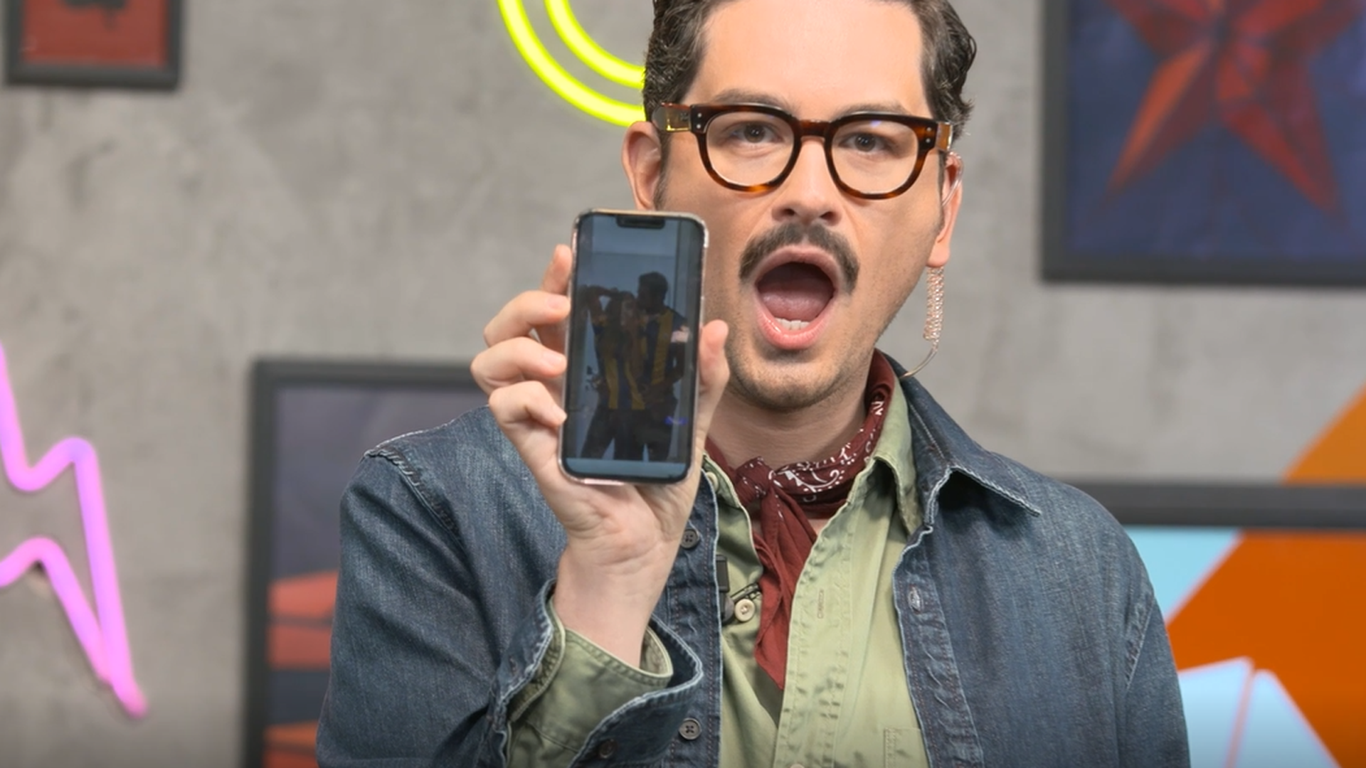 La foto que confirma el amor loco de Lucas y la joven cuyo nombre empieza por Y