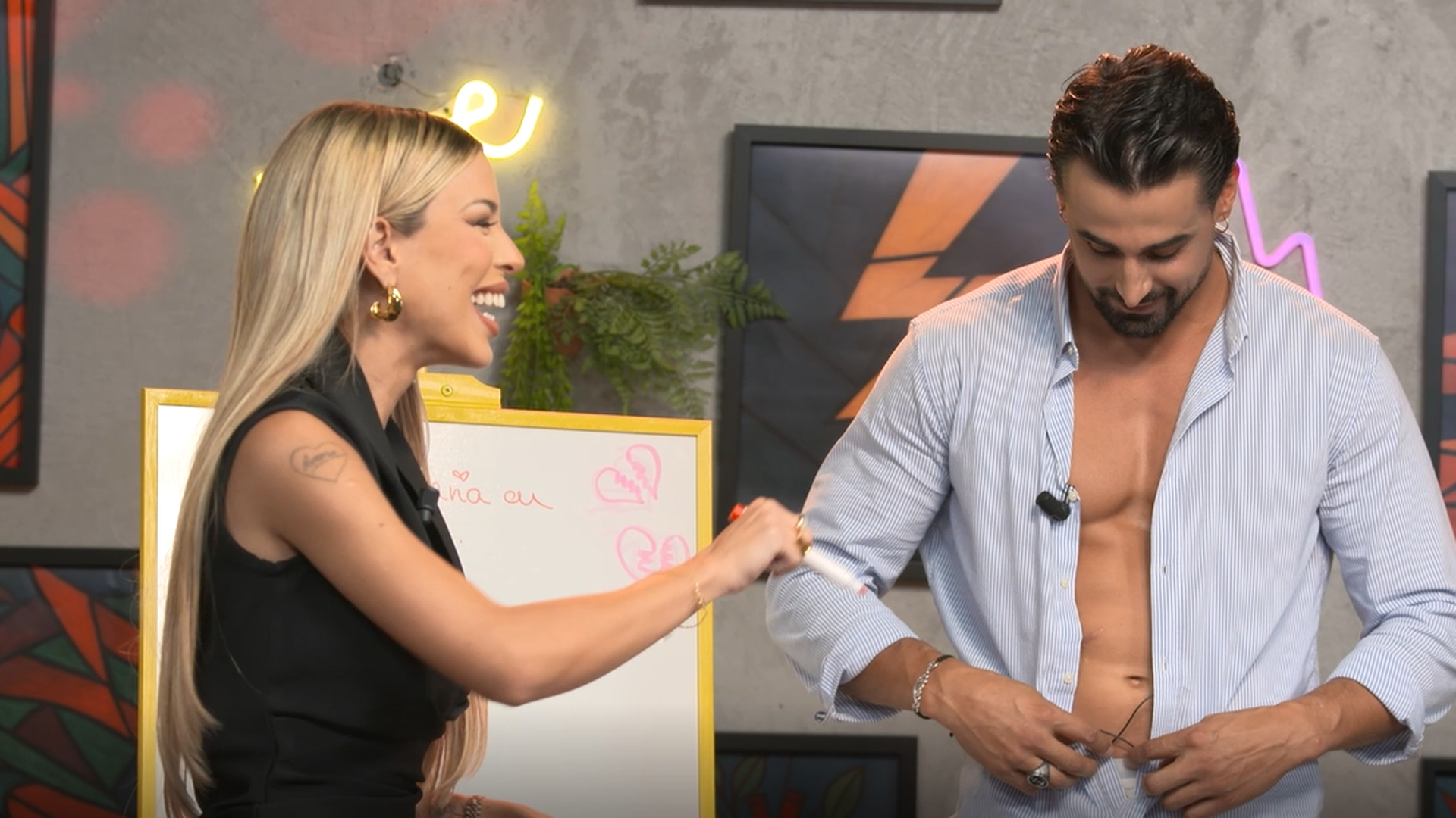 Lucas, postulante a conquistador de Alexandra, se viene arriba en el plató de 'El loco amor' y se lo quita todo