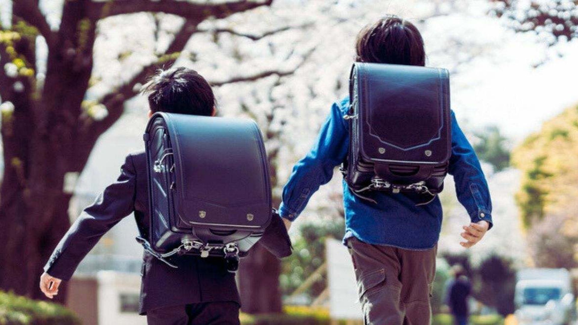 Niños con Randoserus en Japón