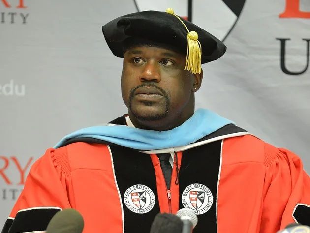 Shaq doctorando