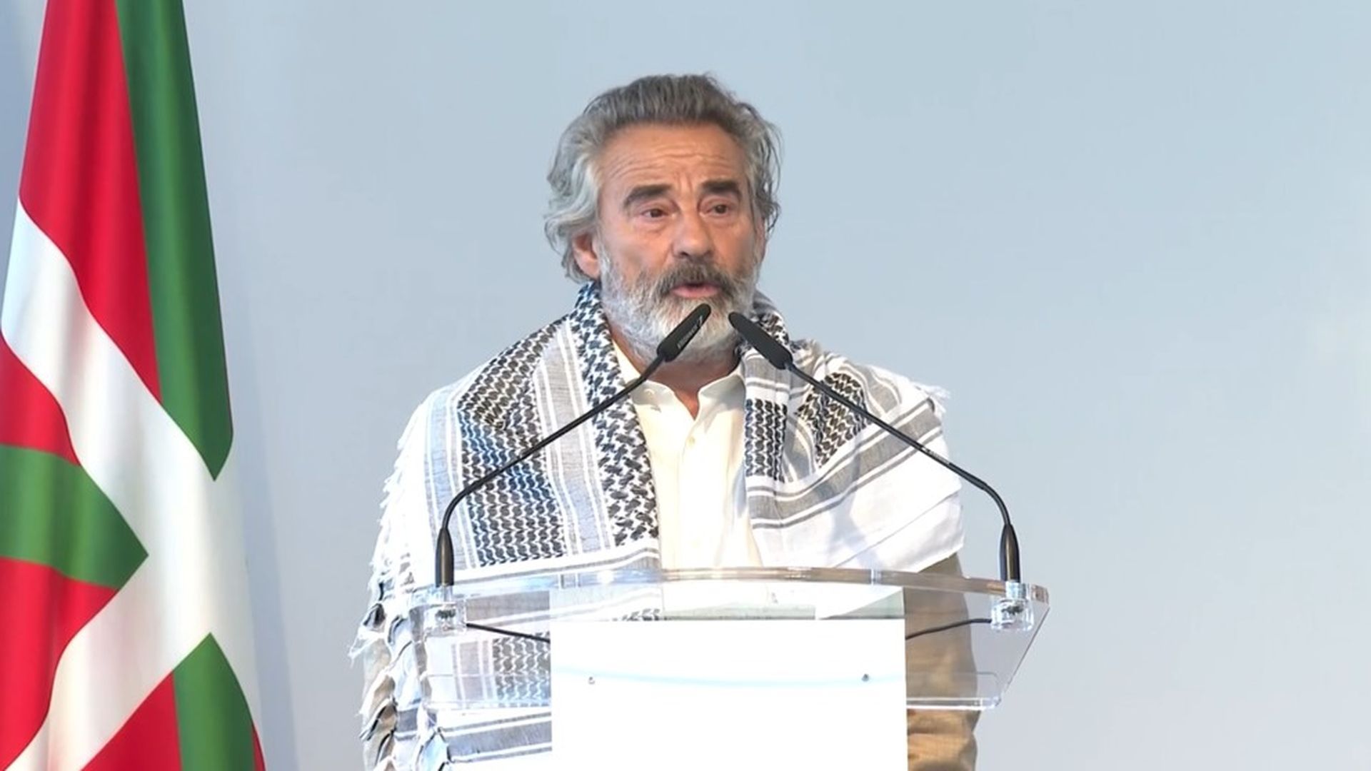 Eduard Fernández, Premio Nacional de Cine, denuncia en San Sebastián la "barbaridad en Gaza" Eduard Fernández, Premio Nacional de Cine, denuncia en San Sebastián la "barbaridad en Gaza"