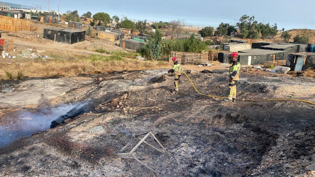Incendio en zona de chabolas de Palos, Huelva