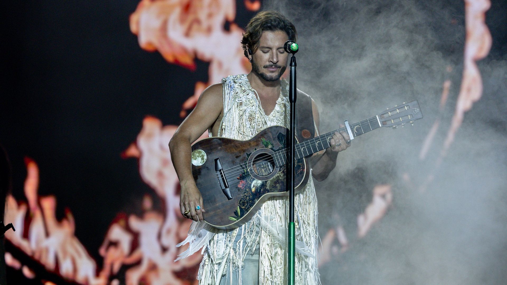 Manuel Carrasco en un concierto de su gira Pueblo Salvaje II