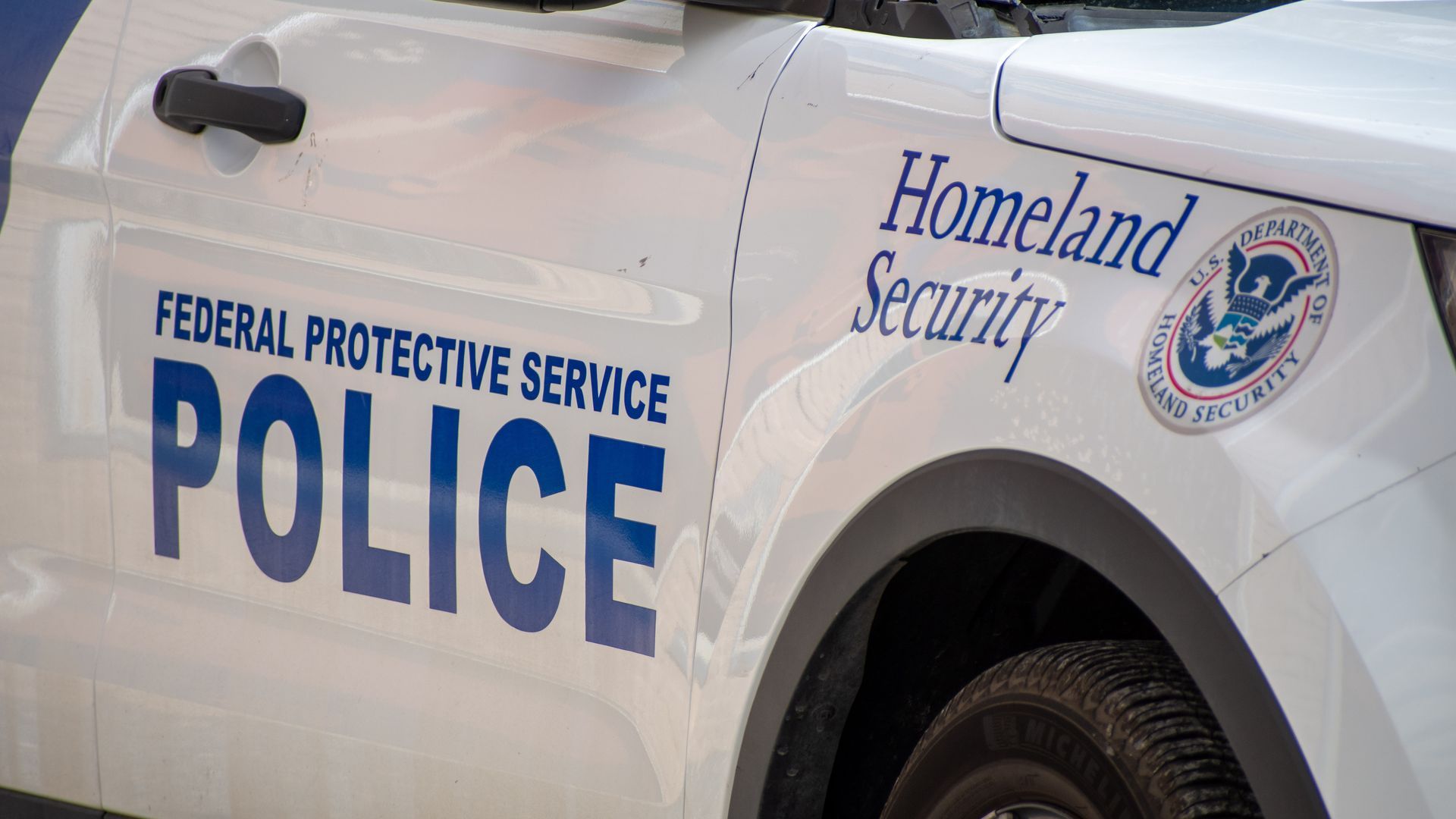 Tiroteo durante un evento en un club de campo de New Hampshire, EEUU: hay un muerto y varios heridos